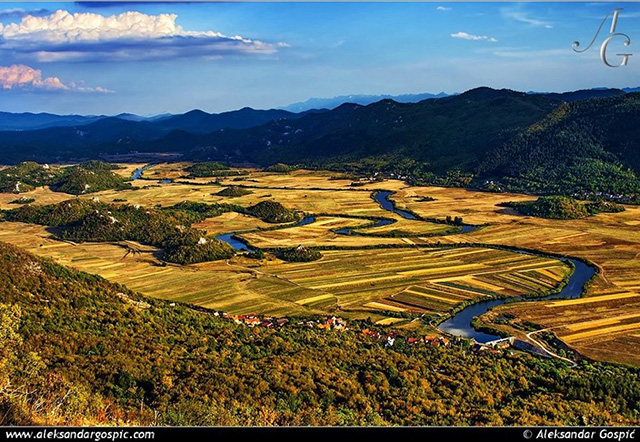 Nezaboravna panorama meandra rijeke Like snimljena iz Rudinke/ Fotografija Aleksandar Gospić                                                                                                                                                              